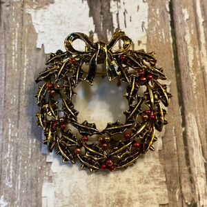 Vintage Christmas Wreath Brooch